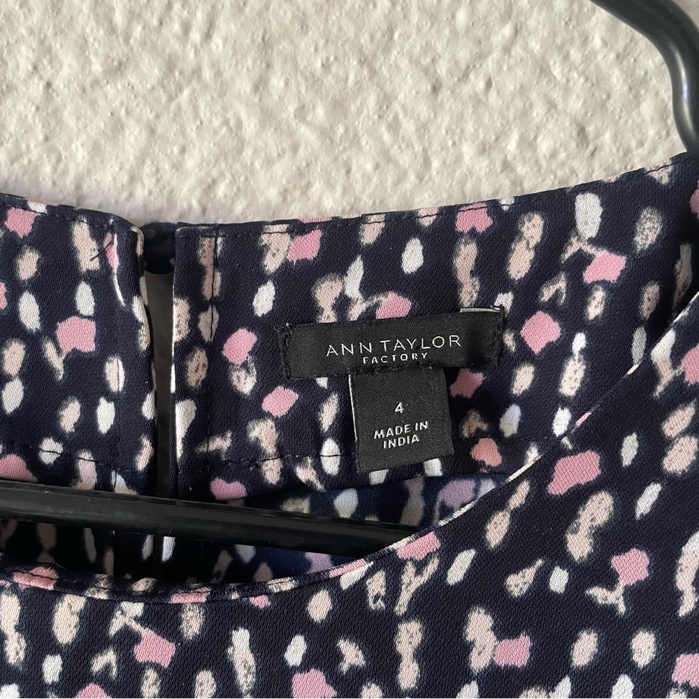 Ann Taylor Shift Dress Women’s 4 Multicolor Spots Relaxed Ruched Cuff Round Neck - Picture 2 of 14